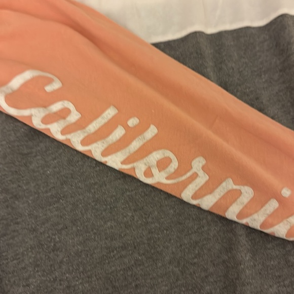 2 piece set (Hollister) - Picture 9 of 9